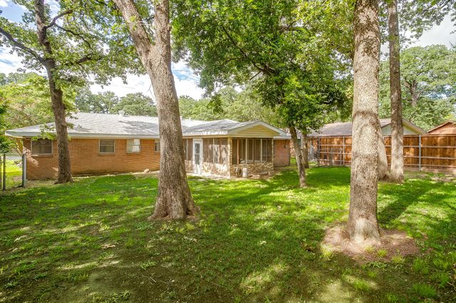 616 Post Oak Drive, Hurst, TX 76053