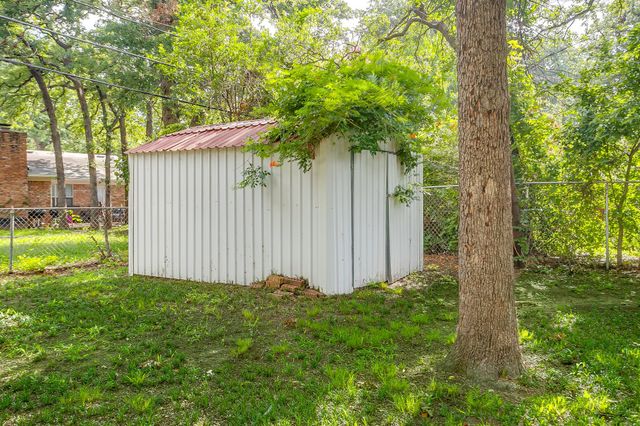 616 Post Oak Drive, Hurst, TX 76053