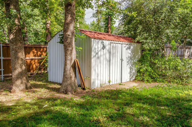 616 Post Oak Drive, Hurst, TX 76053