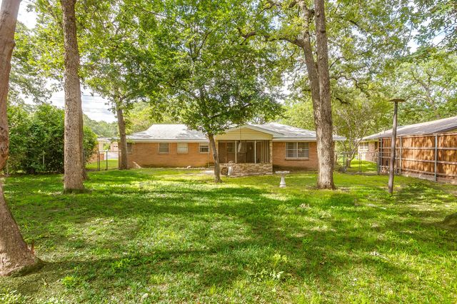 616 Post Oak Drive, Hurst, TX 76053