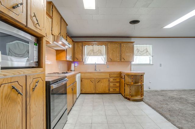 616 Post Oak Drive, Hurst, TX 76053