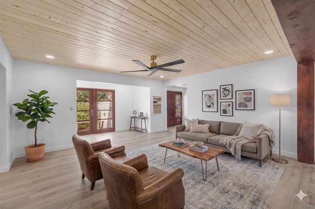 211 Spruce Street, Santa Fe, NM 87501