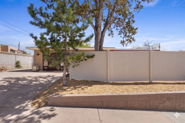 211 Spruce Street, Santa Fe, NM 87501