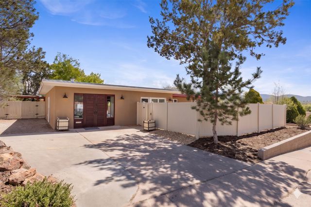 211 Spruce Street, Santa Fe, NM 87501