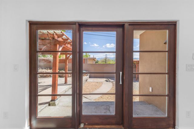 211 Spruce Street, Santa Fe, NM 87501