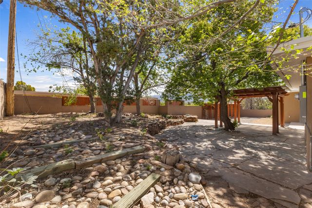 211 Spruce Street, Santa Fe, NM 87501