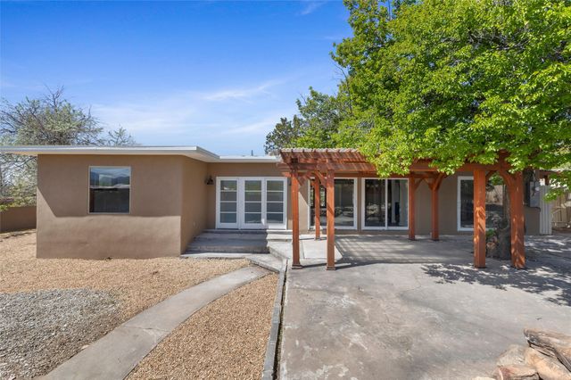 211 Spruce Street, Santa Fe, NM 87501