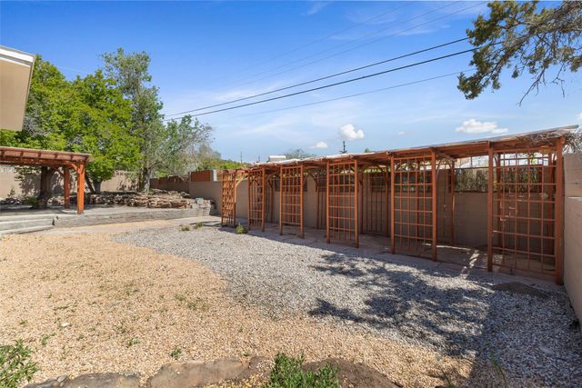 211 Spruce Street, Santa Fe, NM 87501