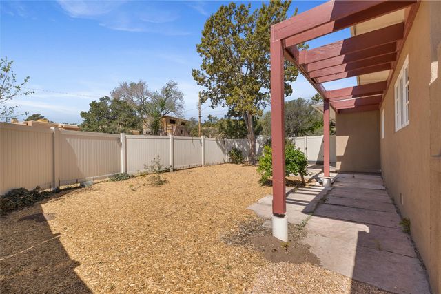 211 Spruce Street, Santa Fe, NM 87501