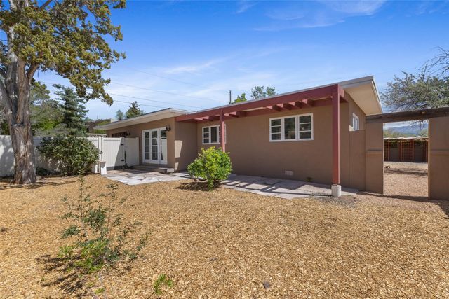 211 Spruce Street, Santa Fe, NM 87501