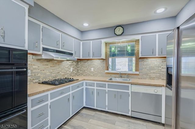 10 Wellington Ave, Woodbridge Twp., NJ 07064