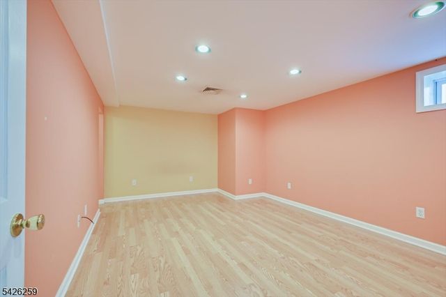 10 Wellington Ave, Woodbridge Twp., NJ 07064