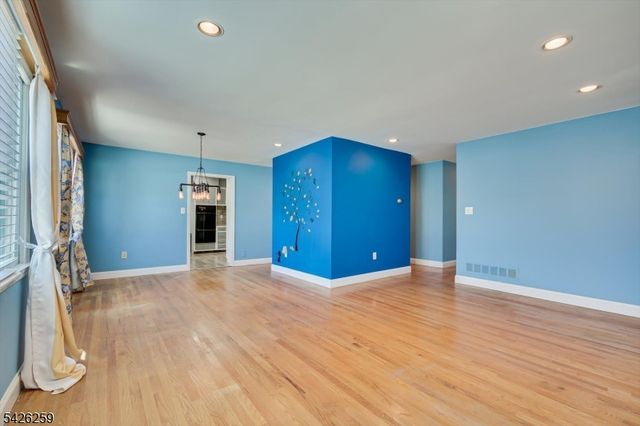 10 Wellington Ave, Woodbridge Twp., NJ 07064