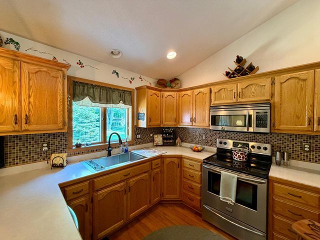 408 Clearview Court, Moorhead, MN 56560