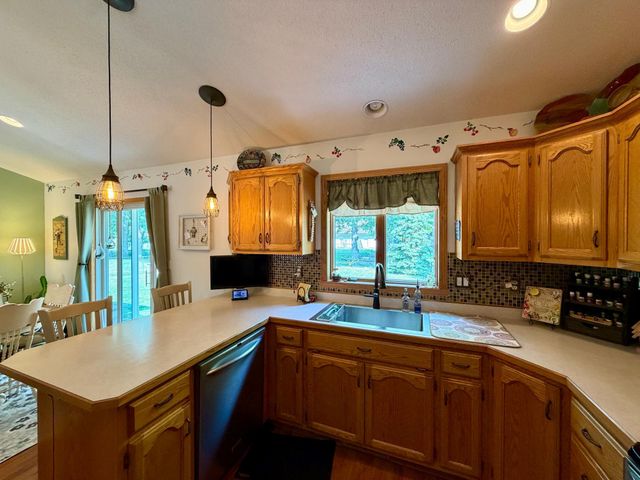 408 Clearview Court, Moorhead, MN 56560
