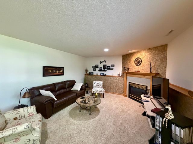 408 Clearview Court, Moorhead, MN 56560