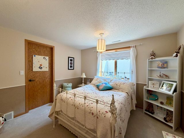 408 Clearview Court, Moorhead, MN 56560