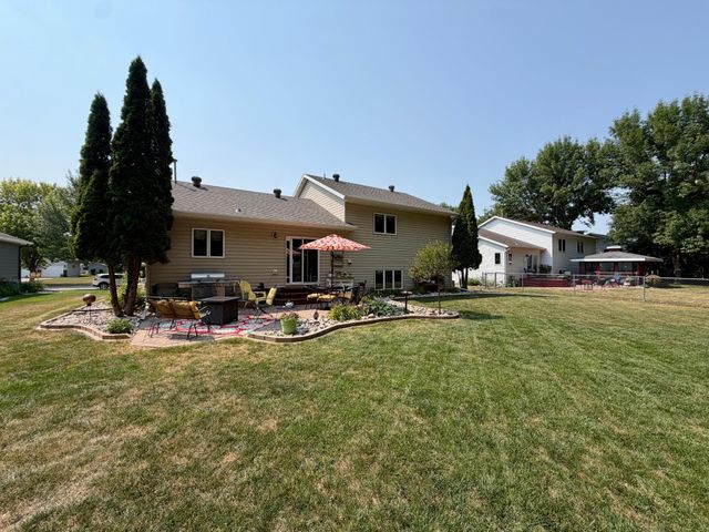 408 Clearview Court, Moorhead, MN 56560