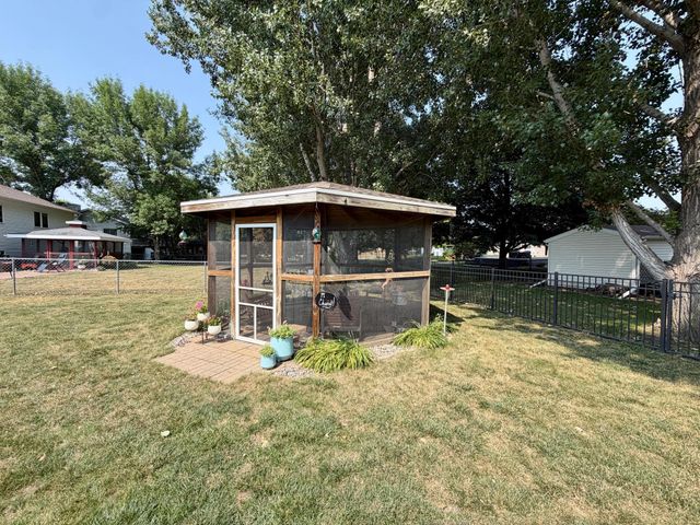 408 Clearview Court, Moorhead, MN 56560