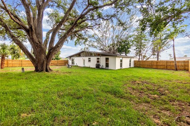 5023 9TH STREET E, Bradenton, FL 34203