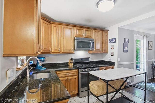 1268 Brys Drive, Grosse Pointe, MI 48236