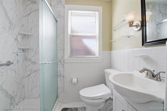 1268 Brys Drive, Grosse Pointe, MI 48236
