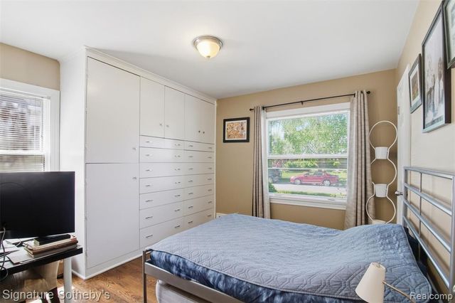 1268 Brys Drive, Grosse Pointe, MI 48236