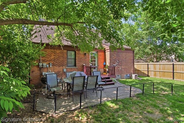 1268 Brys Drive, Grosse Pointe, MI 48236