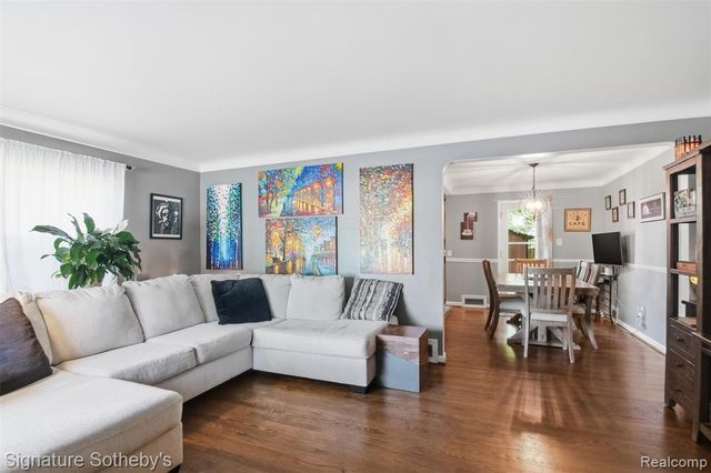 1268 Brys Drive, Grosse Pointe, MI 48236