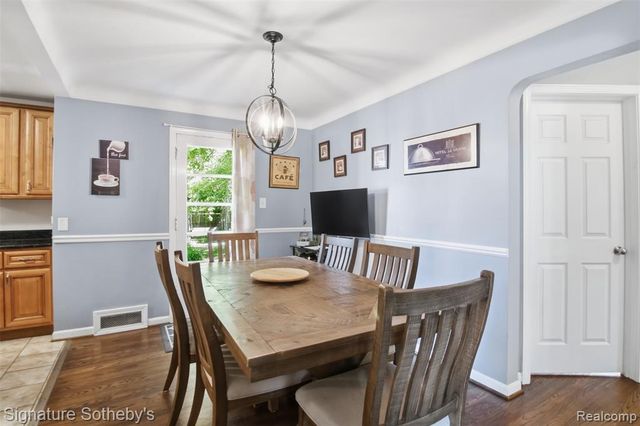 1268 Brys Drive, Grosse Pointe, MI 48236