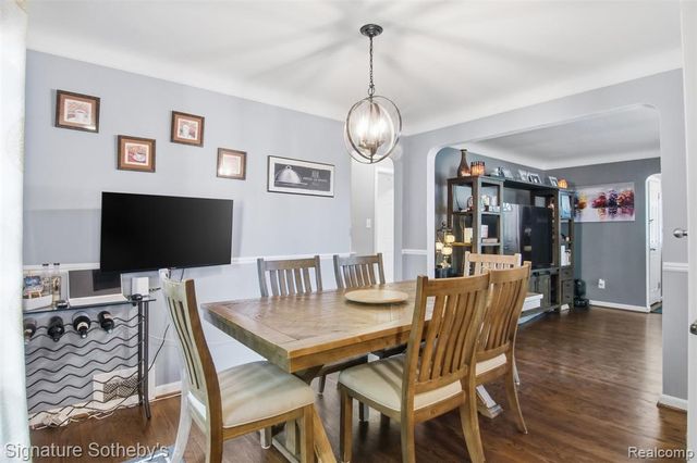 1268 Brys Drive, Grosse Pointe, MI 48236