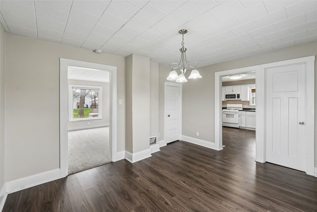 904 13th Street, West Des Moines, IA 50265