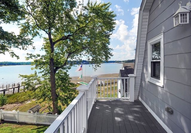 62 Rosemont Rd, Weymouth, MA 02191
