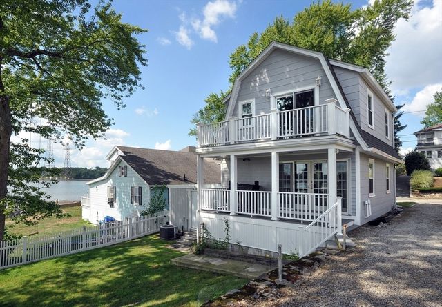 62 Rosemont Rd, Weymouth, MA 02191
