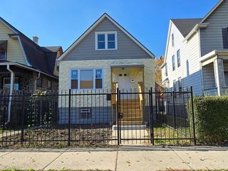 624 N Leclaire Avenue, Chicago, IL 60644