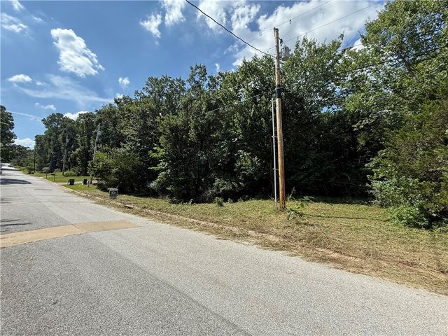 E 5th Street, Fayetteville, AR 72701