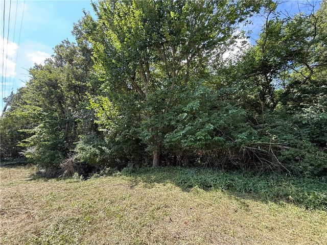 E 5th Street, Fayetteville, AR 72701