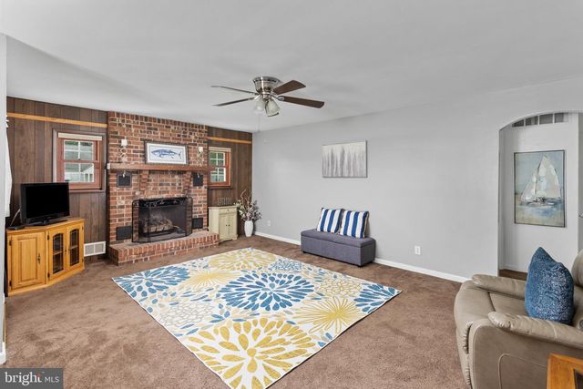 124 ASHURST LN, Mount Holly, NJ 08060