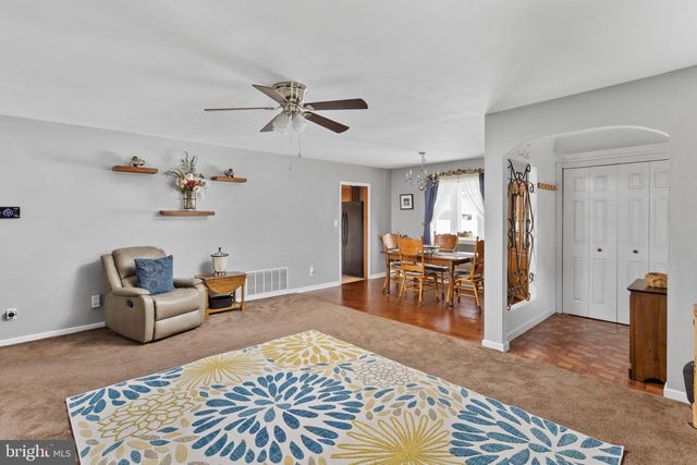 124 ASHURST LN, Mount Holly, NJ 08060