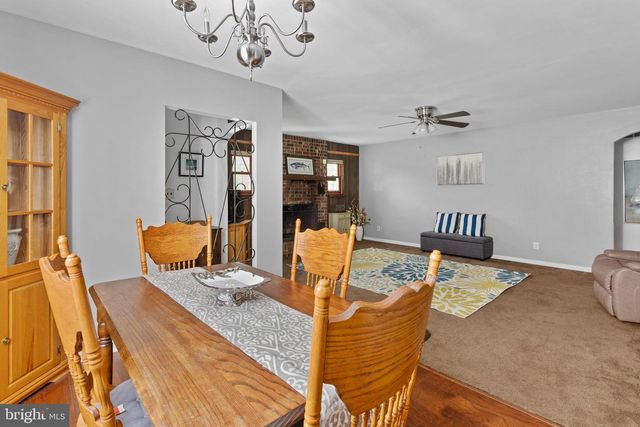 124 ASHURST LN, Mount Holly, NJ 08060