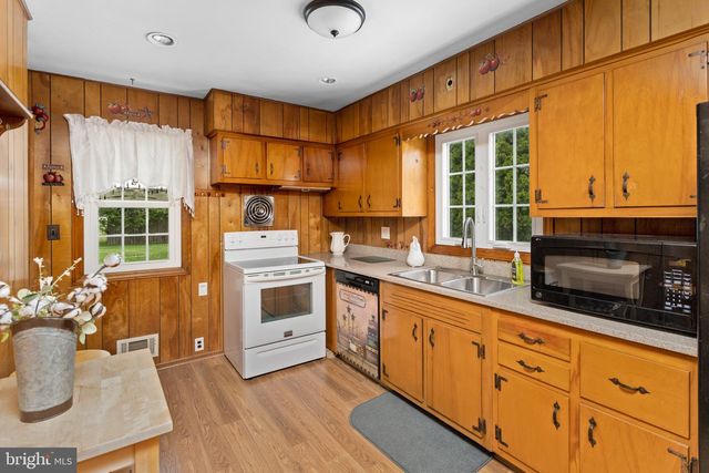 124 ASHURST LN, Mount Holly, NJ 08060