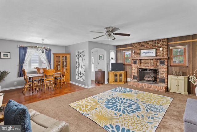 124 ASHURST LN, Mount Holly, NJ 08060