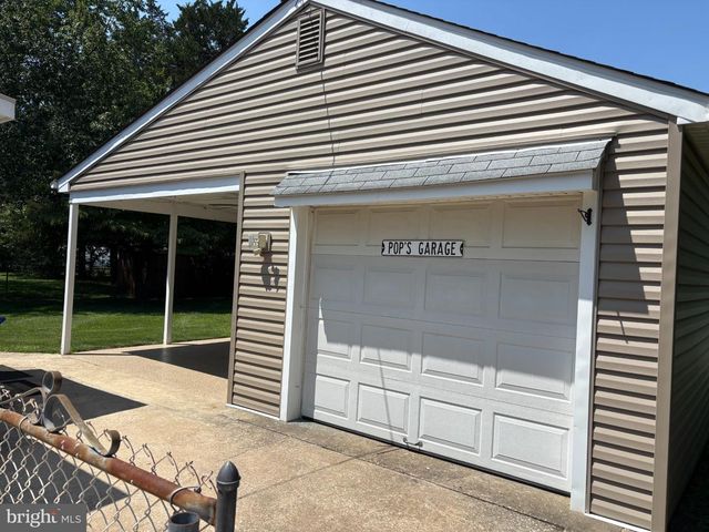 124 ASHURST LN, Mount Holly, NJ 08060