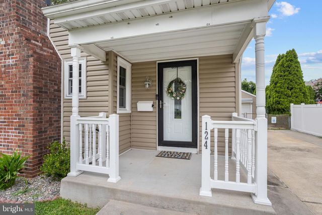 124 ASHURST LN, Mount Holly, NJ 08060