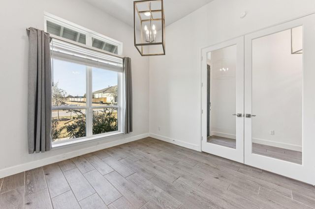 163 Kellogg LN, Bastrop, TX 78602