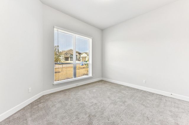 163 Kellogg LN, Bastrop, TX 78602