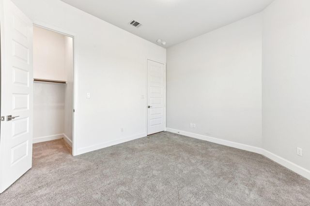 163 Kellogg LN, Bastrop, TX 78602