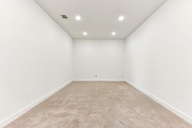 163 Kellogg LN, Bastrop, TX 78602