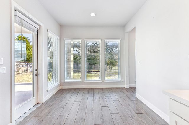 163 Kellogg LN, Bastrop, TX 78602