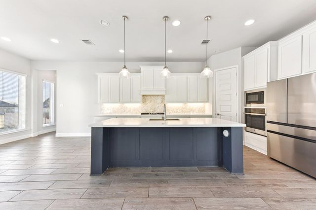 163 Kellogg LN, Bastrop, TX 78602